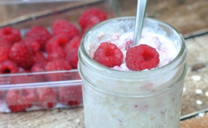 Raspberry Overnight Oatmeal Recipe