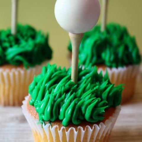 These golf cupcakes are perfect for your favorite golfer!