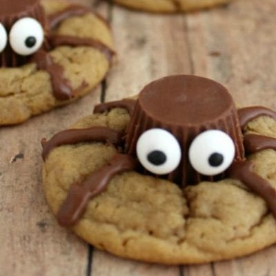 Halloween Treat: Spooky Spider Cookies