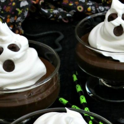 Easy Halloween Dessert Idea: Whipped Cream Ghosts