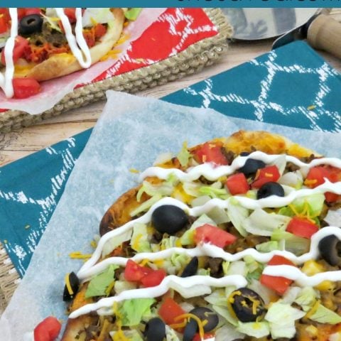 This Taco Flatbread Pizza recipe is one of our favorites for a quick and easy meal that your family will love!