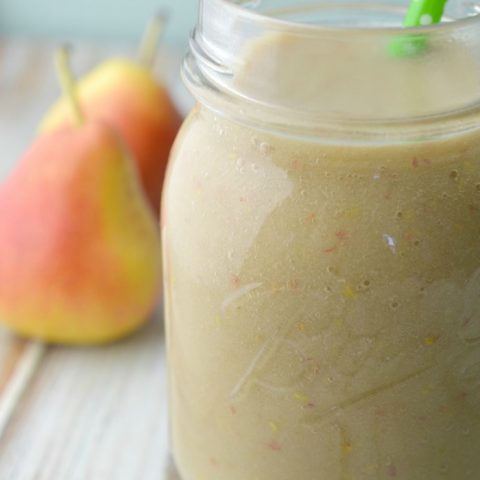 Sweet and Simple Vanilla Pear Smoothie Recipe