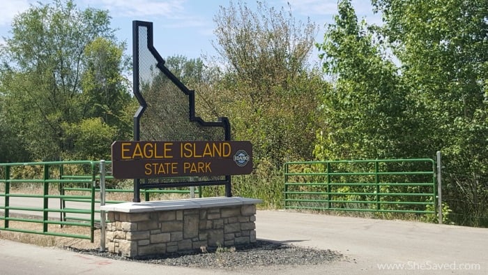 Eagle Island State Park is nestled right in Eagle, Idaho and makes for a wonderful family day trip get away!