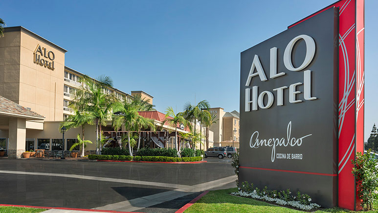 Ways to Save at Disneyland! 2018 ALO Hotel by Ayres Deal