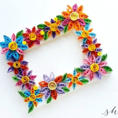 Easy Paper Quilling Craft: Quilled Flower Frame