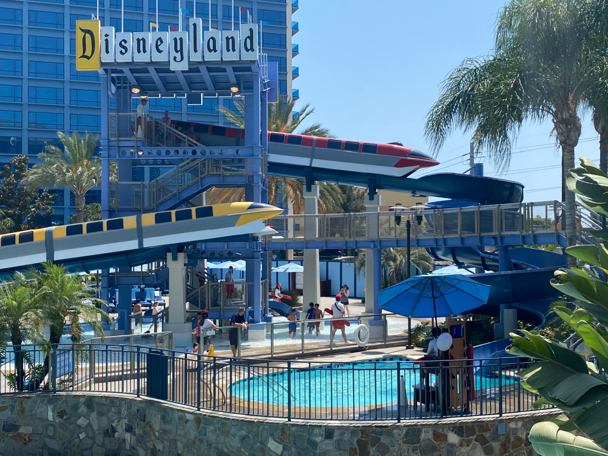 Disneyland hotel pool area