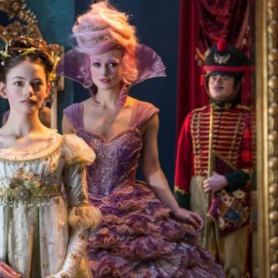 Interview with Mackenzie Foy (Clara) from Disney's THE NUTCRACKER AND THE FOUR REALMS!
