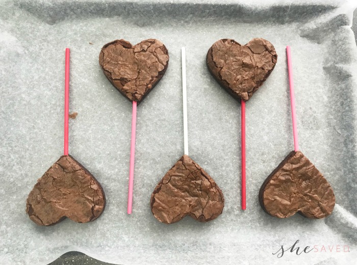Easy Valentine's Day Brownie Pops