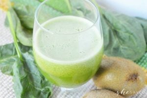 EASY Green Juice Recipe (that actually tastes GOOD!)