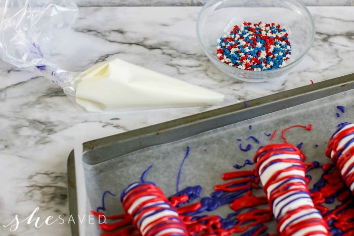 Making Patriotic Marshmallow Pops