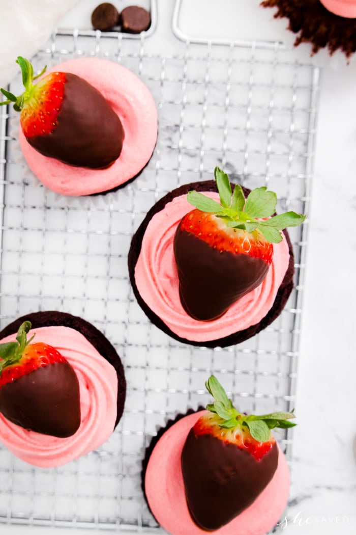 Chocolate Covered Strawberries Cupcakes