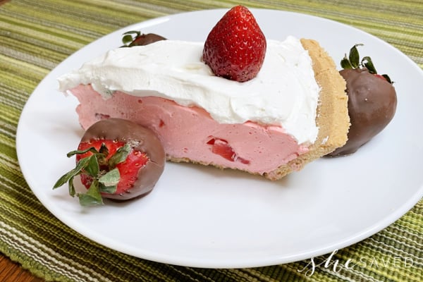 EASY! No-Bake Strawberry Jello Pie Recipe