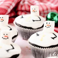 Easy Melted Snowman Cupcakes
