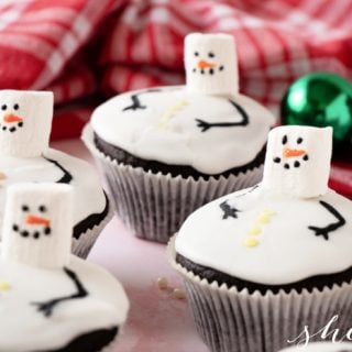 cupcakes with snowmen on top