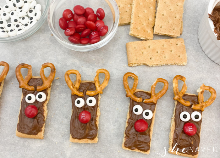 Reindeer snack crackers