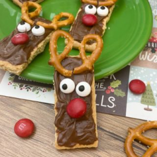 Nutella on Graham Crackers with Reindeer Faces